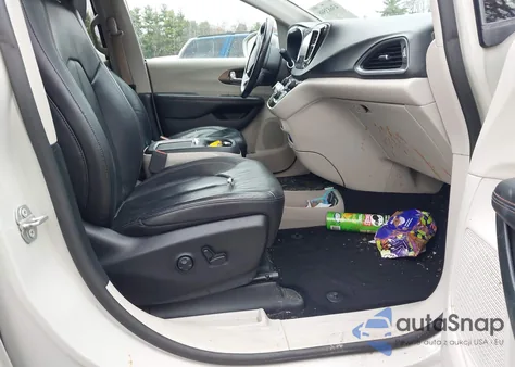 2019 Chrysler Pacifica Touring L Plus z USA, uszkodzony, nr VIN 2C4RC1EG7KR702464